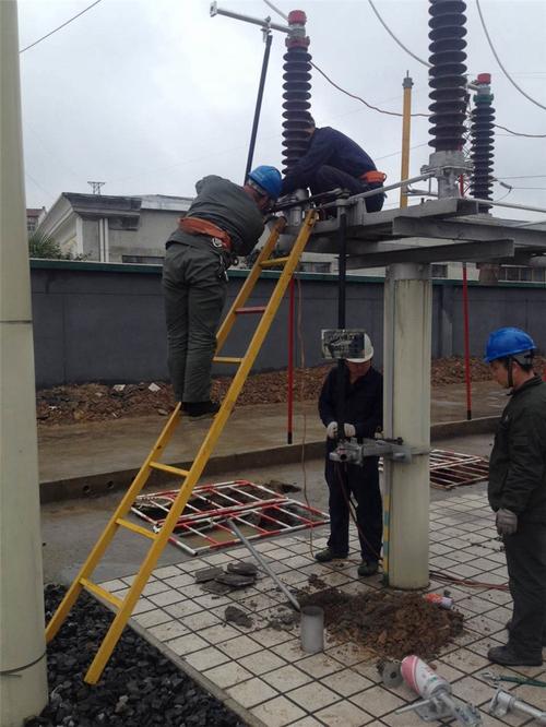 答:戶(hù)外型變電站的配電裝置是戶(hù)外型的,所有電氣設(shè)備都選用戶(hù)外型設(shè)備